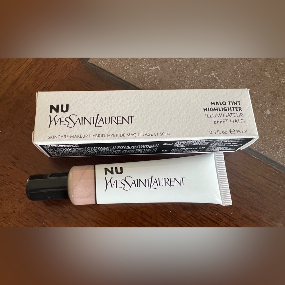 NIB YSL Halo Tint highlighter.   NU rose quartz